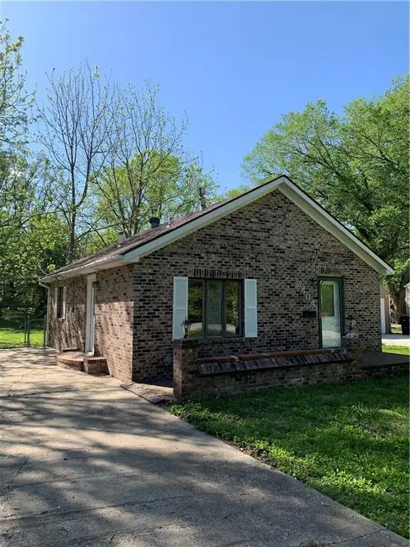 8404 Greenwood Road, Raytown, MO 64138 - #1