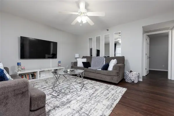 6834 N Olive Street, Kansas City, MO 64118