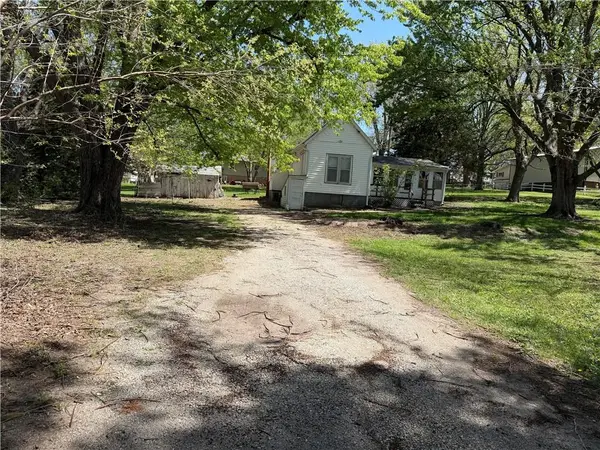 N 7th Street #901, Tarkio, MO 64491