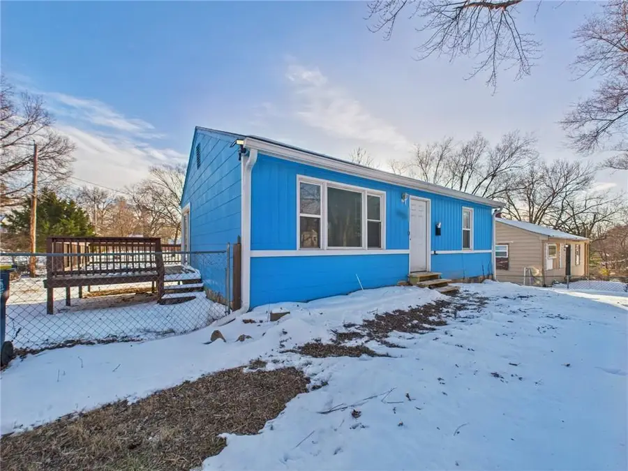 1603 E 82nd Street, Kansas City, MO 64131 - #2