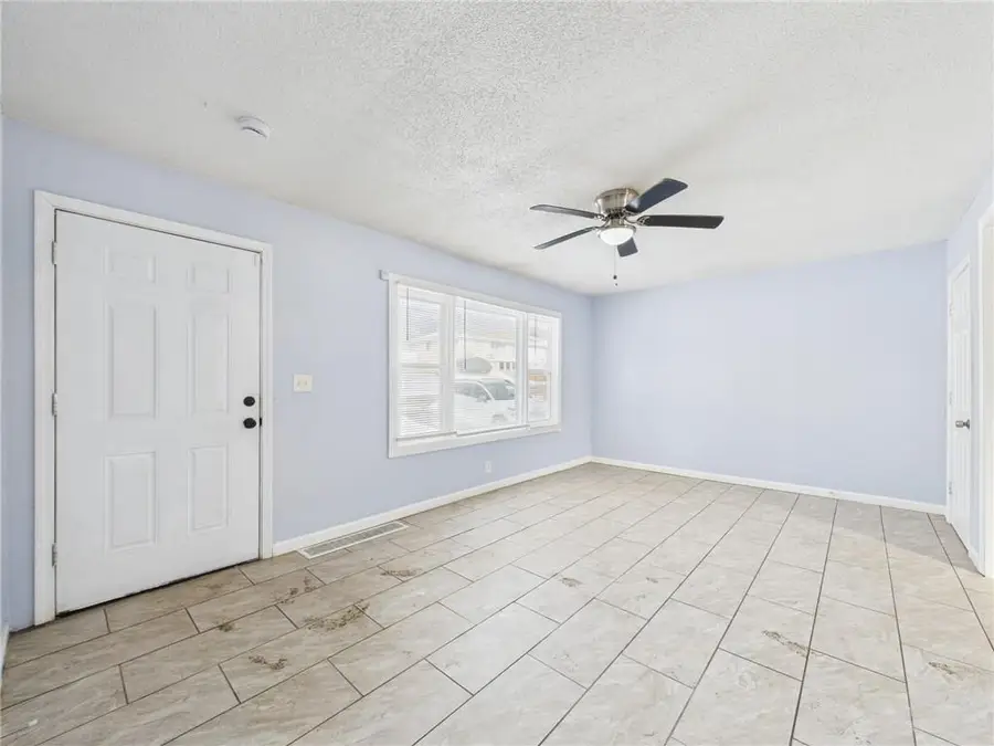 1603 E 82nd Street, Kansas City, MO 64131 - #3