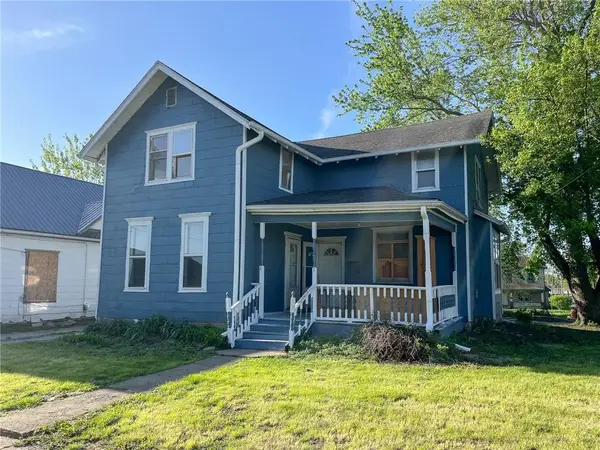 302 E 10th Court, Trenton, MO 64683