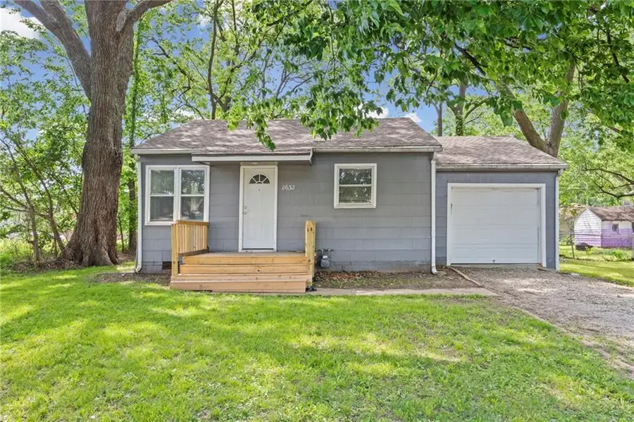 8632 Hayes Street, Overland Park, KS 66212 - #2