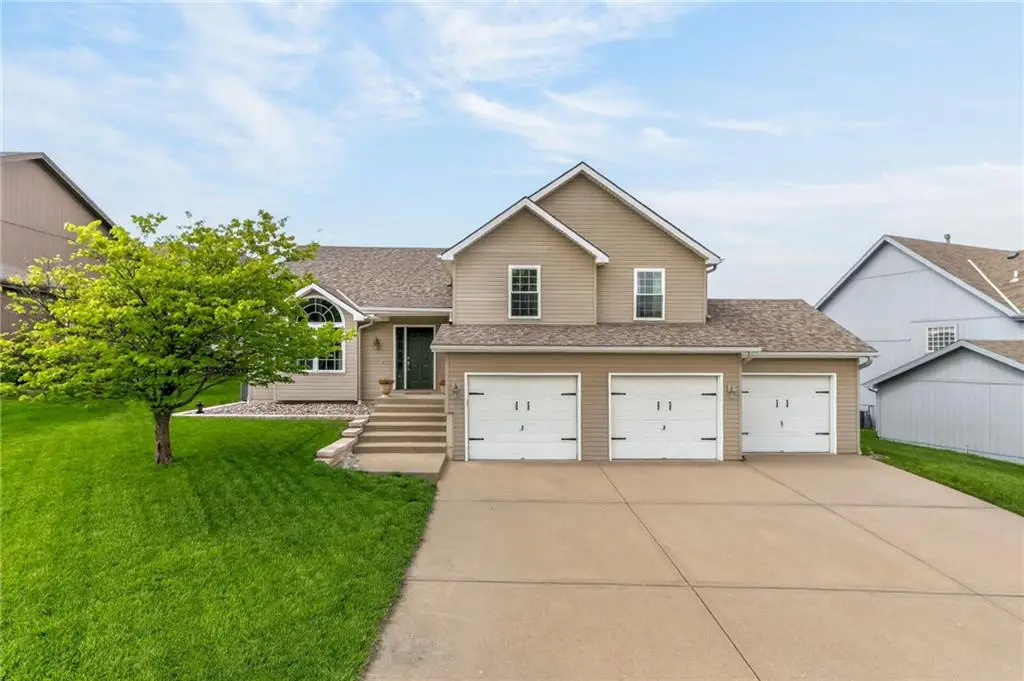10722 N Lane Avenue, Kansas City, MO 64157 - #1