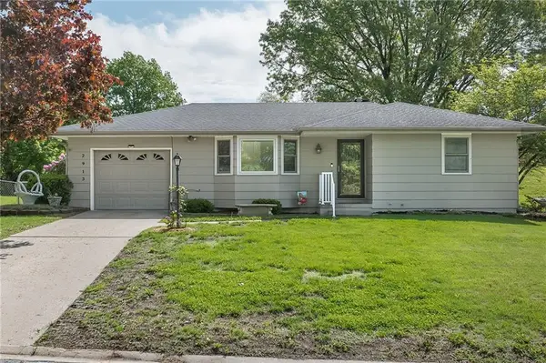 2913 S 33rd Terrace, St Joseph, MO 64503