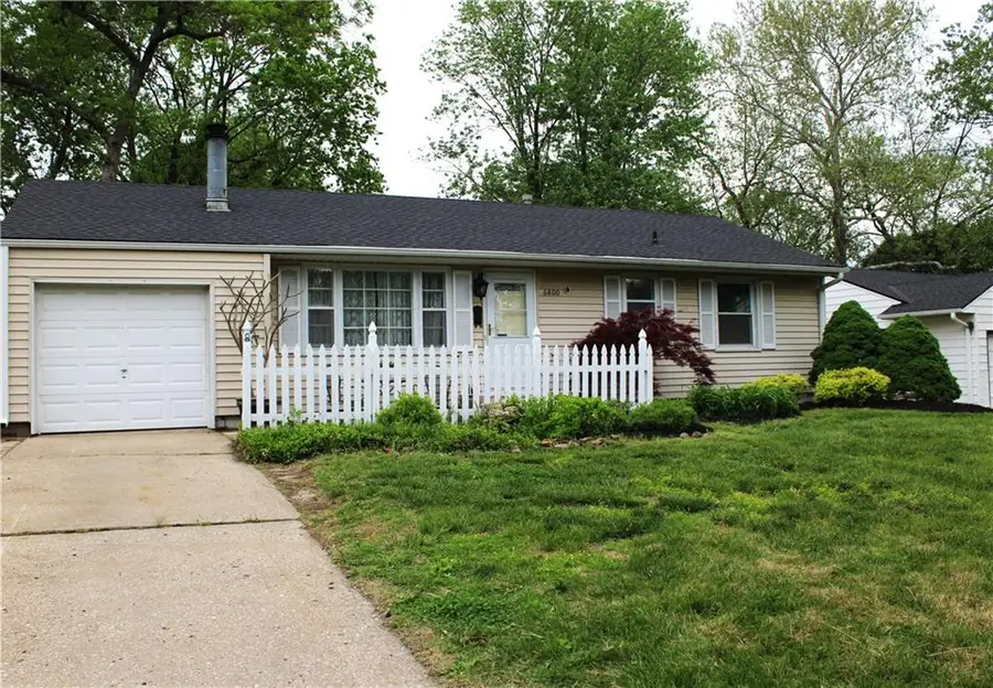 6800 W 76th Terrace, Overland Park, KS 66204 - #2