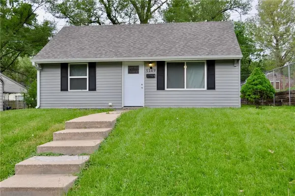 5149 Crest Drive, Kansas City, KS 66106