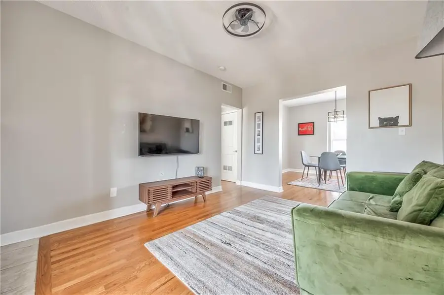 16 W 34th Street #3A, Kansas City, MO 64111 - #2