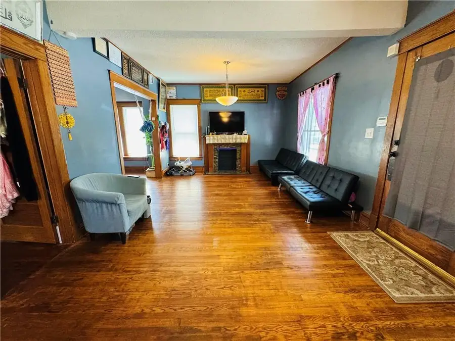 527 Quincy Avenue, Kansas City, MO 64124 - #3