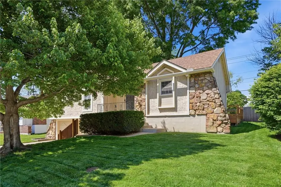 16100 E Cogan Drive, Independence, MO 64055 - #2
