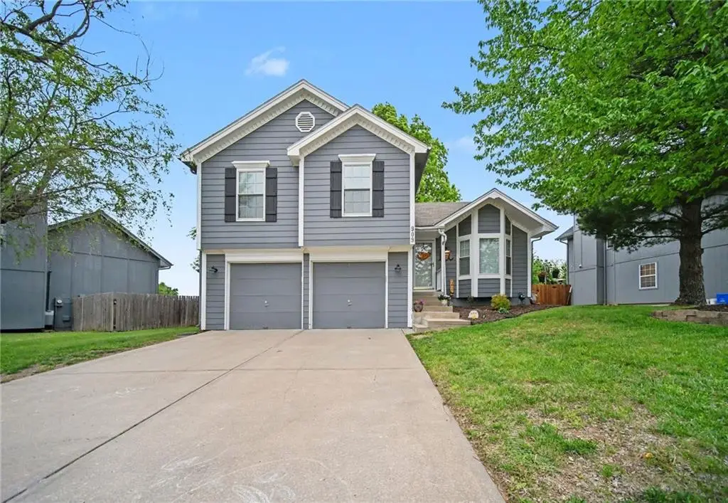 909 NE Michael Drive, Lees Summit, MO 64086 - #1