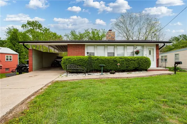 705 N 17th Street, Lexington, MO 64067