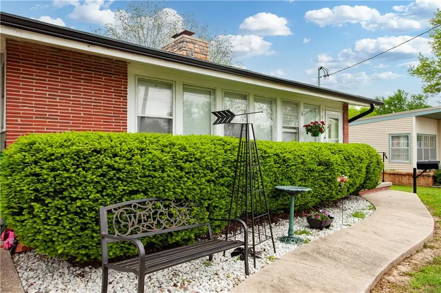 705 N 17th Street, Lexington, MO 64067 - #3