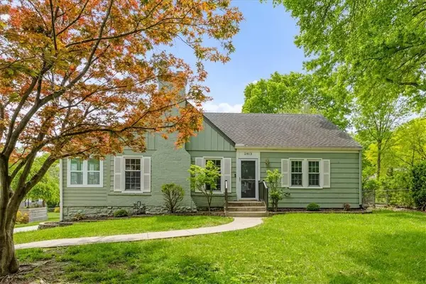 2813 W 51st Street, Westwood, KS 66205