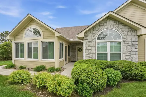 11268 S Pflumm Street, Lenexa, KS 66215