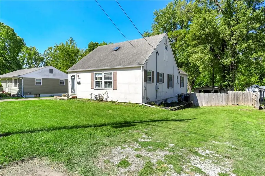 3204 S Sterling Avenue, Independence, MO 64052 - #2