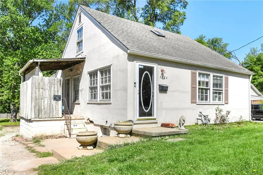 3204 S Sterling Avenue, Independence, MO 64052 - #3
