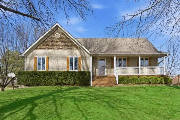 3910 Carter Drive, Smithville, MO 64089