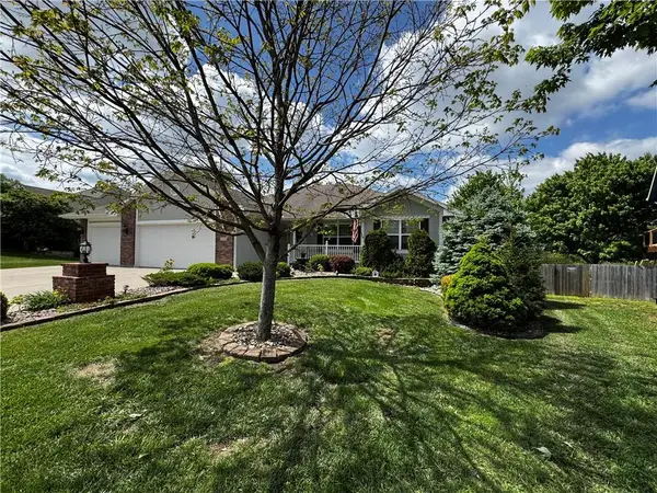 714 Ridge Crest Drive, Raymore, MO 64083
