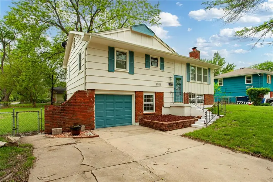 6905 E 136 Street, Grandview, MO 64030 - #3