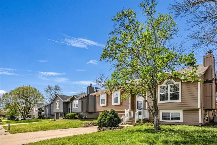 100 N Darrowby Drive, Raymore, MO 64083 - #2