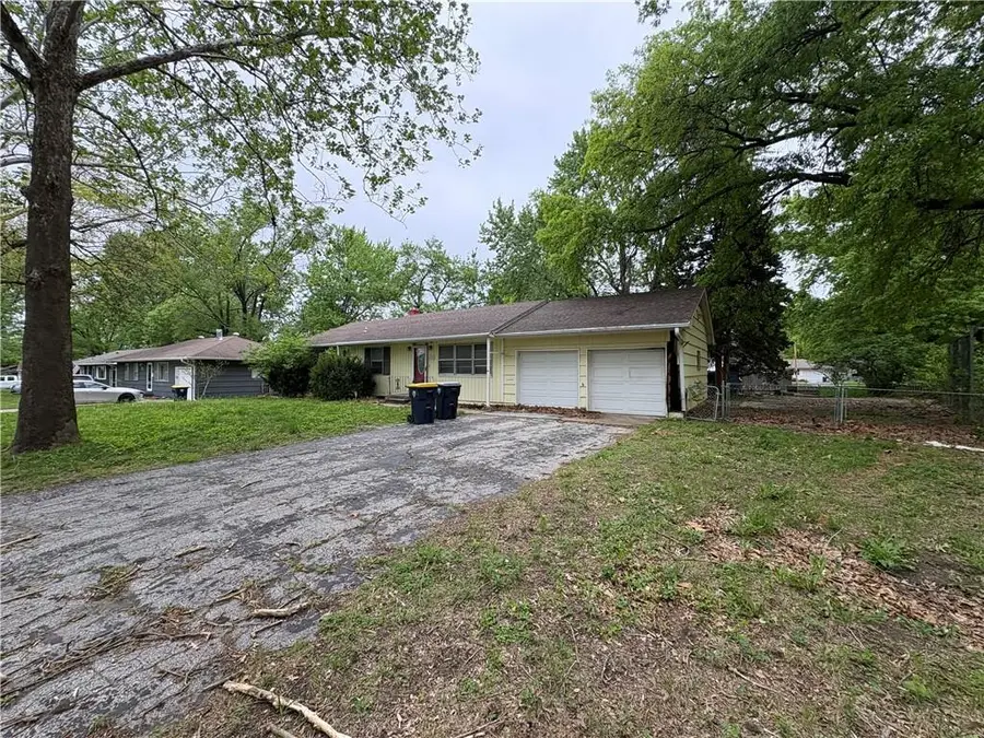 4514 E 113th Street, Kansas City, MO 64137 - #3