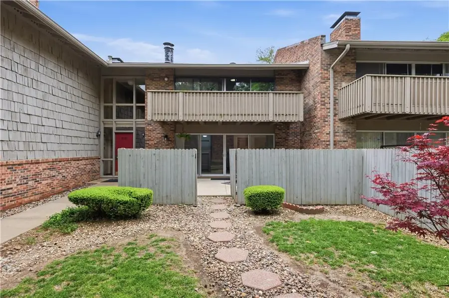 8730 Metcalf Avenue #105, Overland Park, KS 66212 - #2