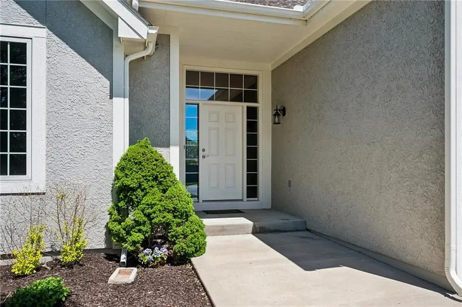 11005 N Cosby Avenue, Kansas City, MO 64154 - #3