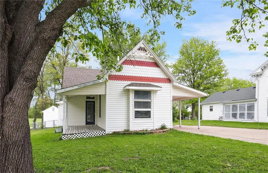 330 E Main Street, Smithville, MO 64089 - #3