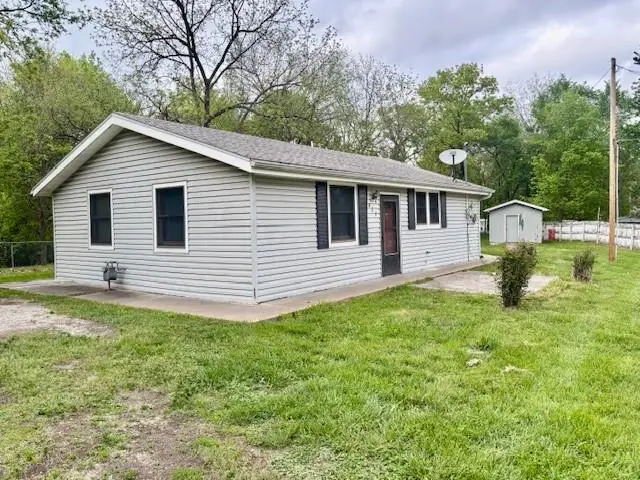 623 E 7th Street, Tonganoxie, KS 66086 - #1