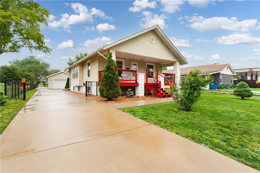 319 S 2nd Street, Odessa, MO 64076 - #3
