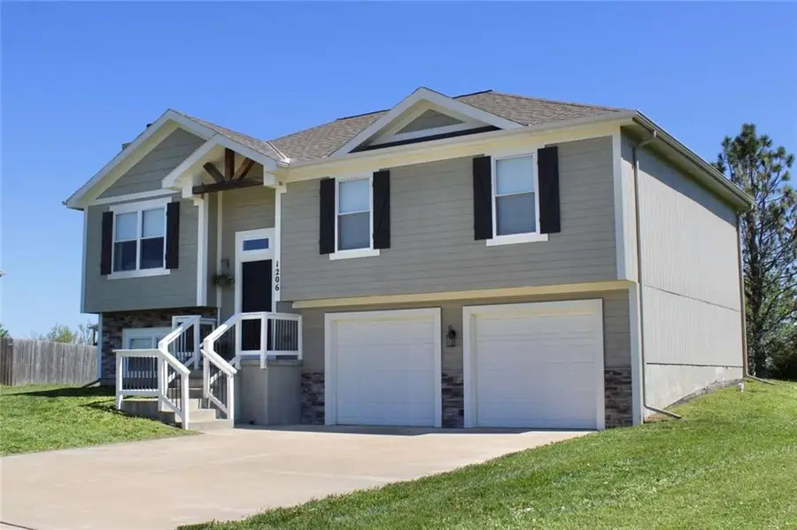 1206 Viola Street, Smithville, MO 64089 - #3