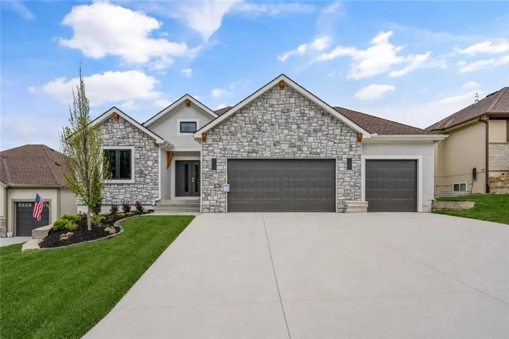 4363 NE Hideaway Drive, Lees Summit, MO 64064 - #1