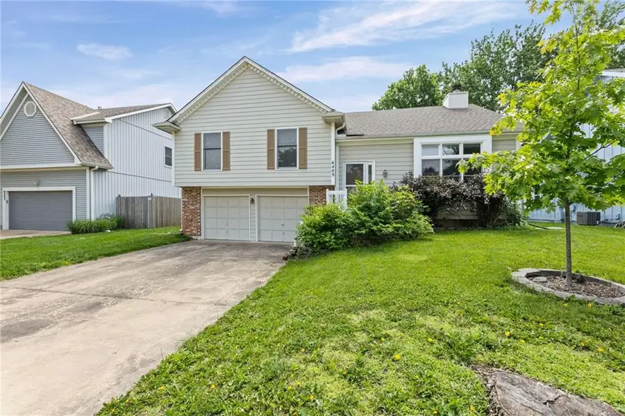 6409 Chouteau Street, Shawnee, KS 66226 - #2