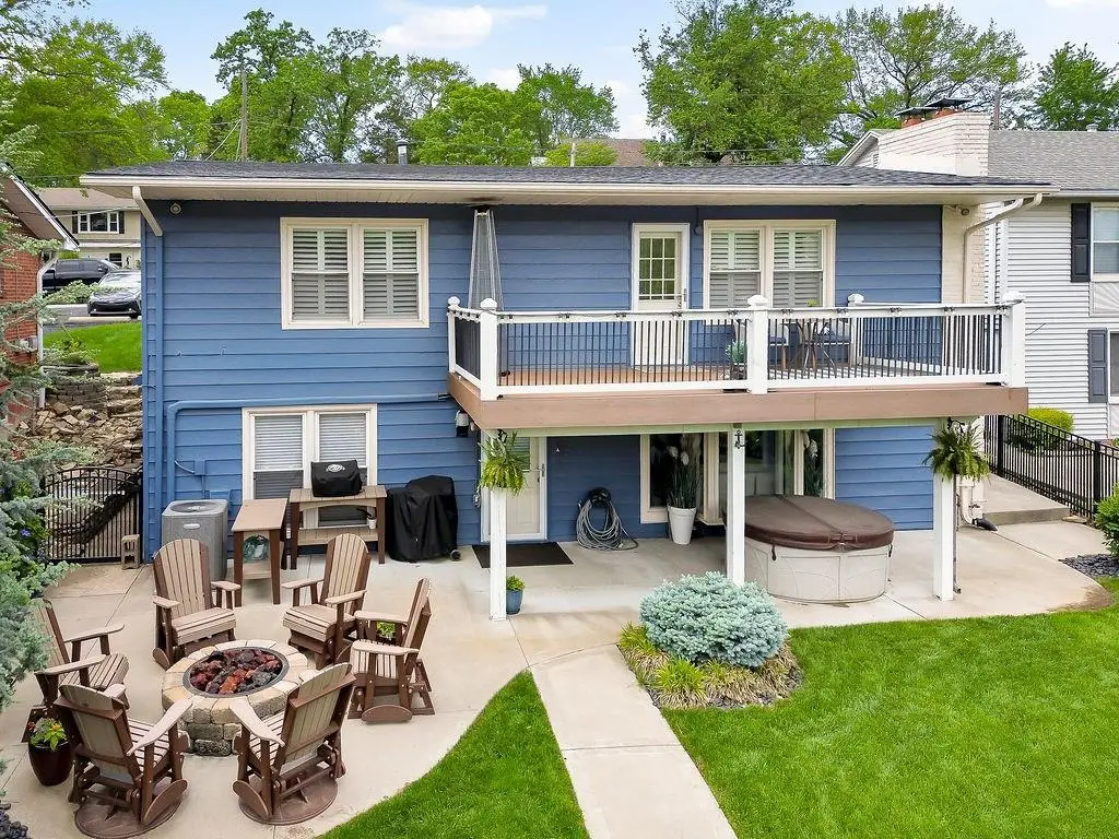 853 S Shore Drive, Lake Waukomis, MO 64151 - #1