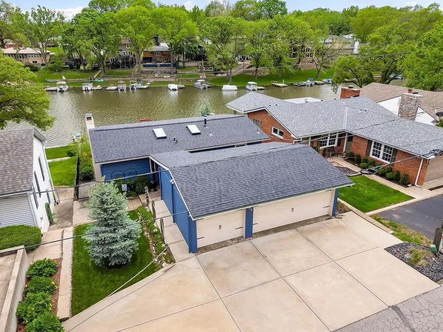 853 S Shore Drive, Lake Waukomis, MO 64151 - #3