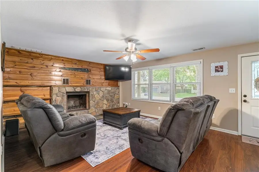 117 N Pine Street, Gardner, KS 66030 - #2