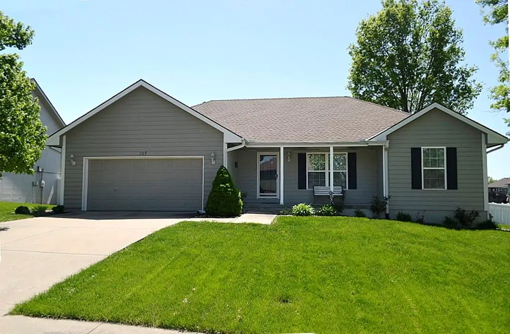 307 E 22nd Street, Kearney, MO 64060 - #1