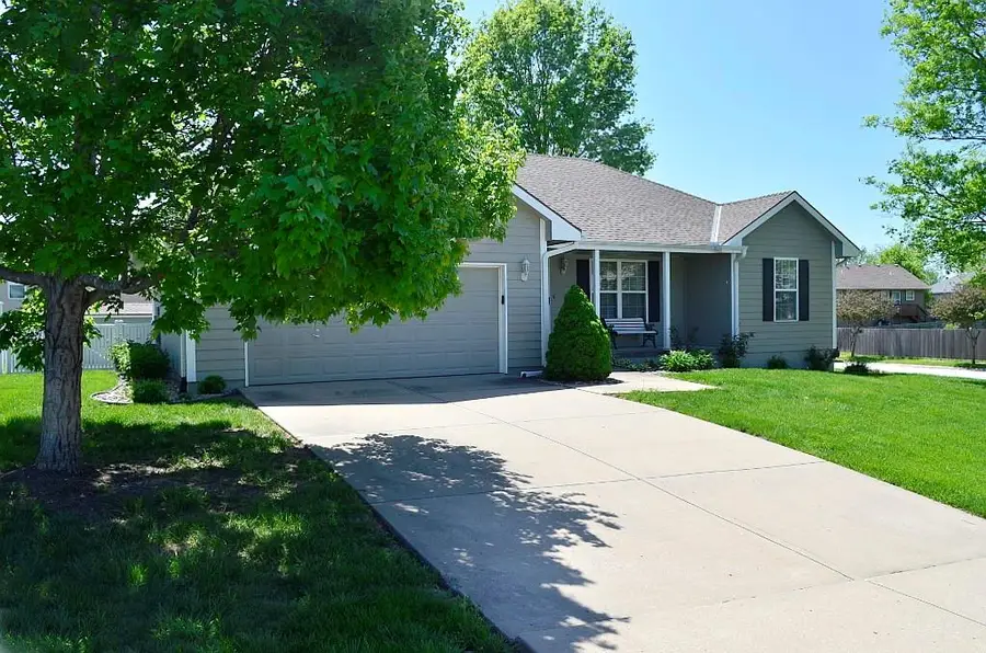 307 E 22nd Street, Kearney, MO 64060 - #3