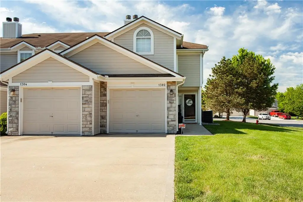 1302 NW Hidden Ridge Circle, Blue Springs, MO 64015 - #1