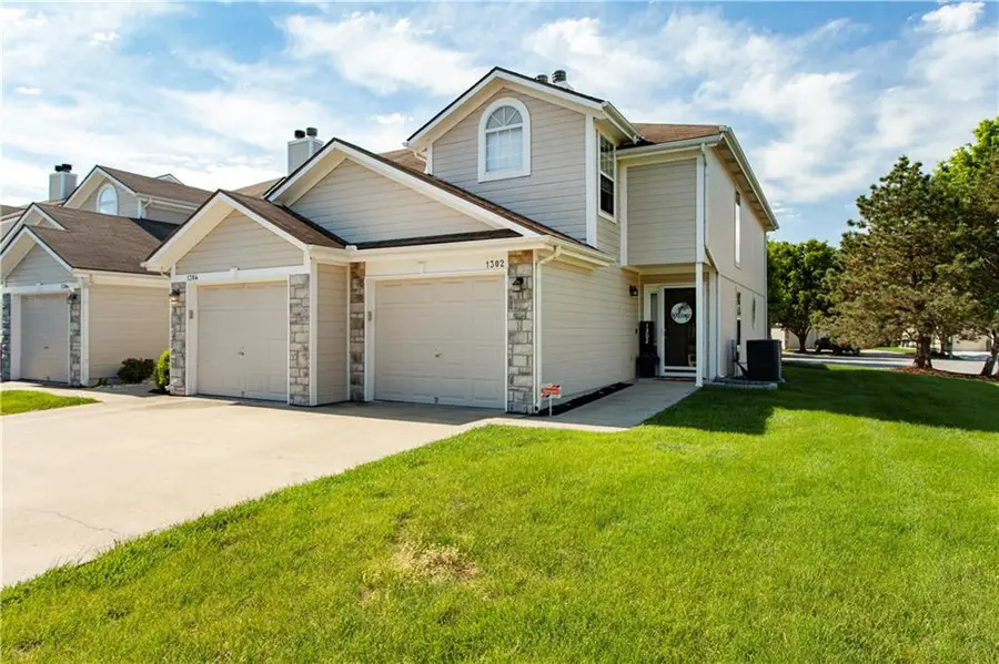 1302 NW Hidden Ridge Circle, Blue Springs, MO 64015 - #2