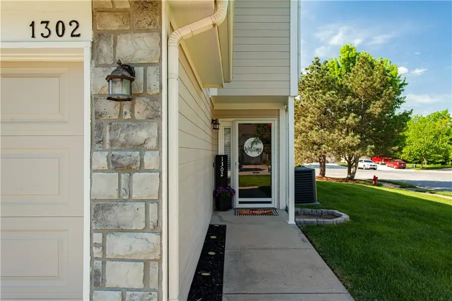 1302 NW Hidden Ridge Circle, Blue Springs, MO 64015 - #3