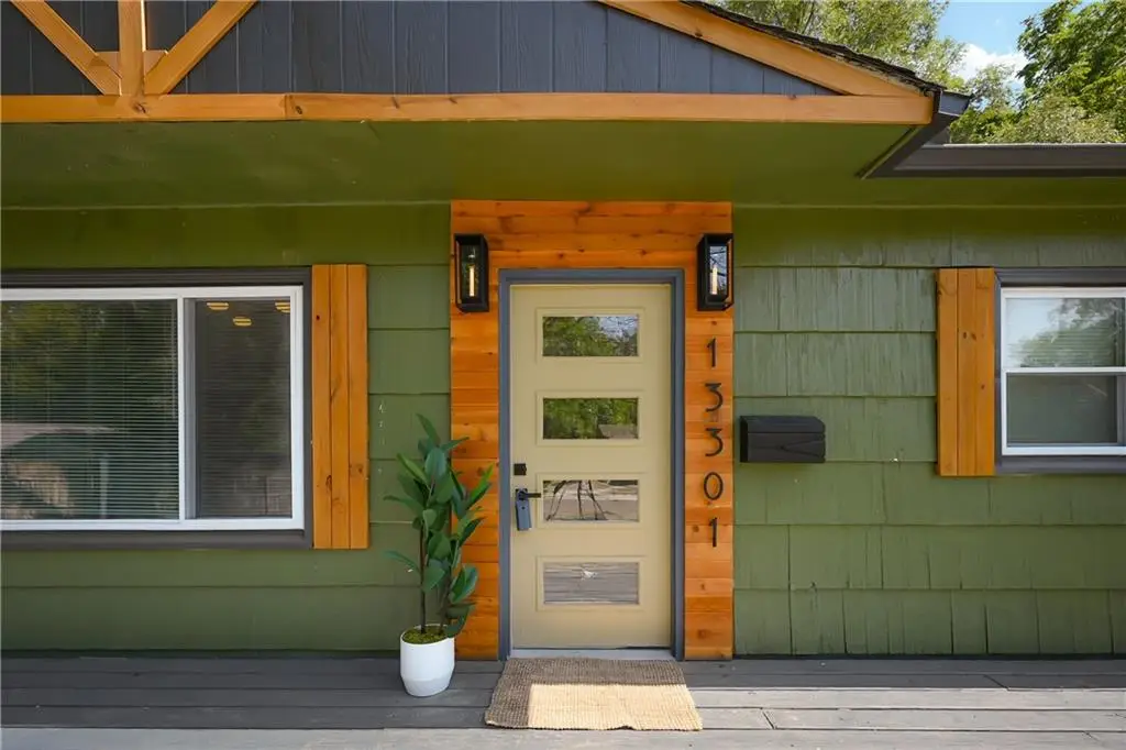 13301 10th Street, Grandview, MO 64030 - #1