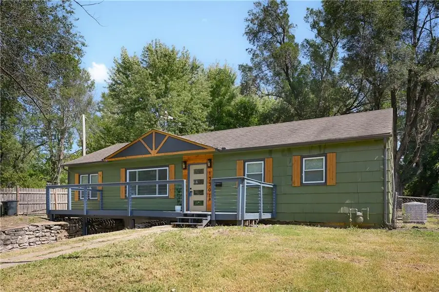 13301 10th Street, Grandview, MO 64030 - #2