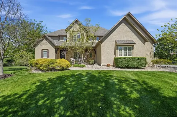 9404 W 156th Street, Overland Park, KS 66221