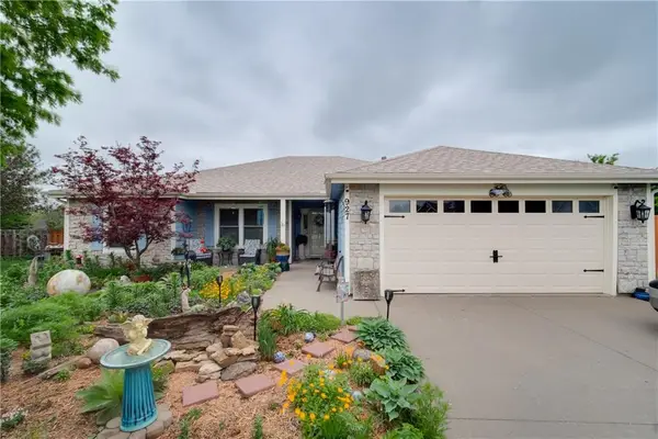 927 Jasara Circle, Baldwin City, KS 66006