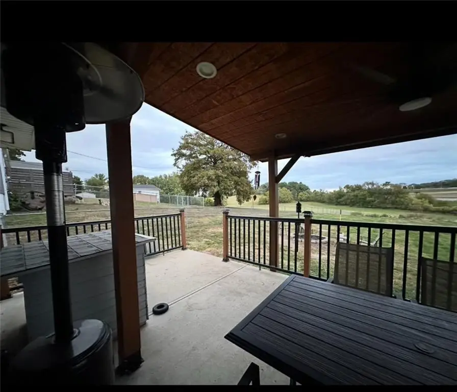 1911 S 41st Street, Saint Joseph, MO 64505 - #2