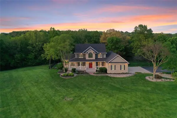 8611 S Stillhouse Road, Oak Grove, MO 64075