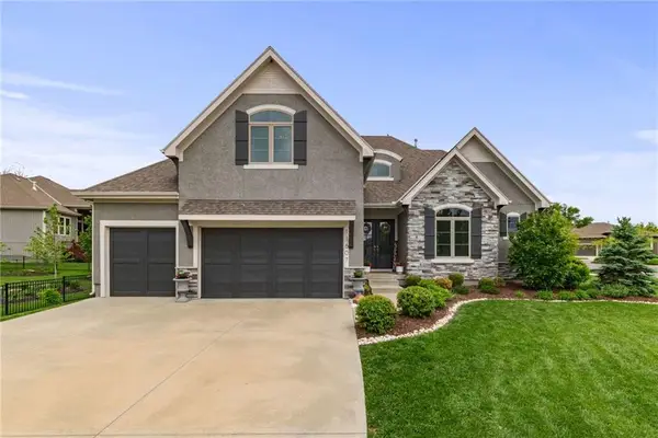 11607 W 158th Terrace, Overland Park, KS 66221