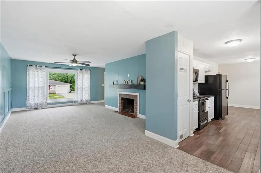 2902 W 7th Street, Lawrence, KS 66049 - #3